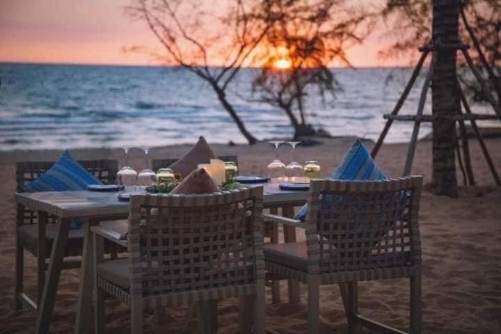 Golden Lotus Homestay Дуонг-Донг Экстерьер фото